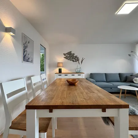 Seeblick In Apartment